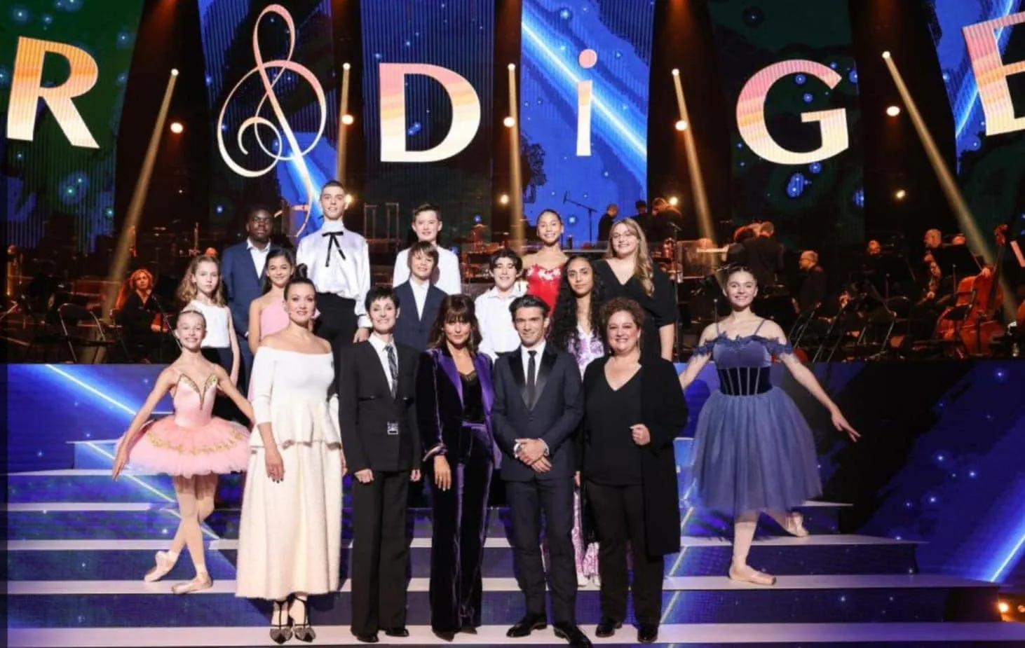Plateau de l'émission Prodiges sur France 2 avec les finalistes et le jury