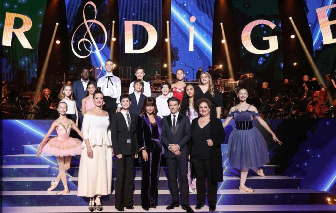 Candidats et jury sur le plateau de l'émission Prodiges sur France 2